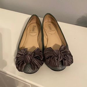 Enzo Angiolini gray flats. These are texturized gray shoe with a shine to them